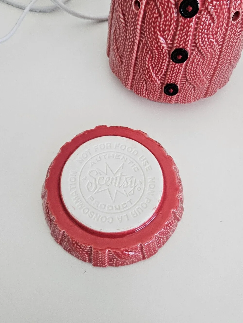 Scentsy includes lightbulb